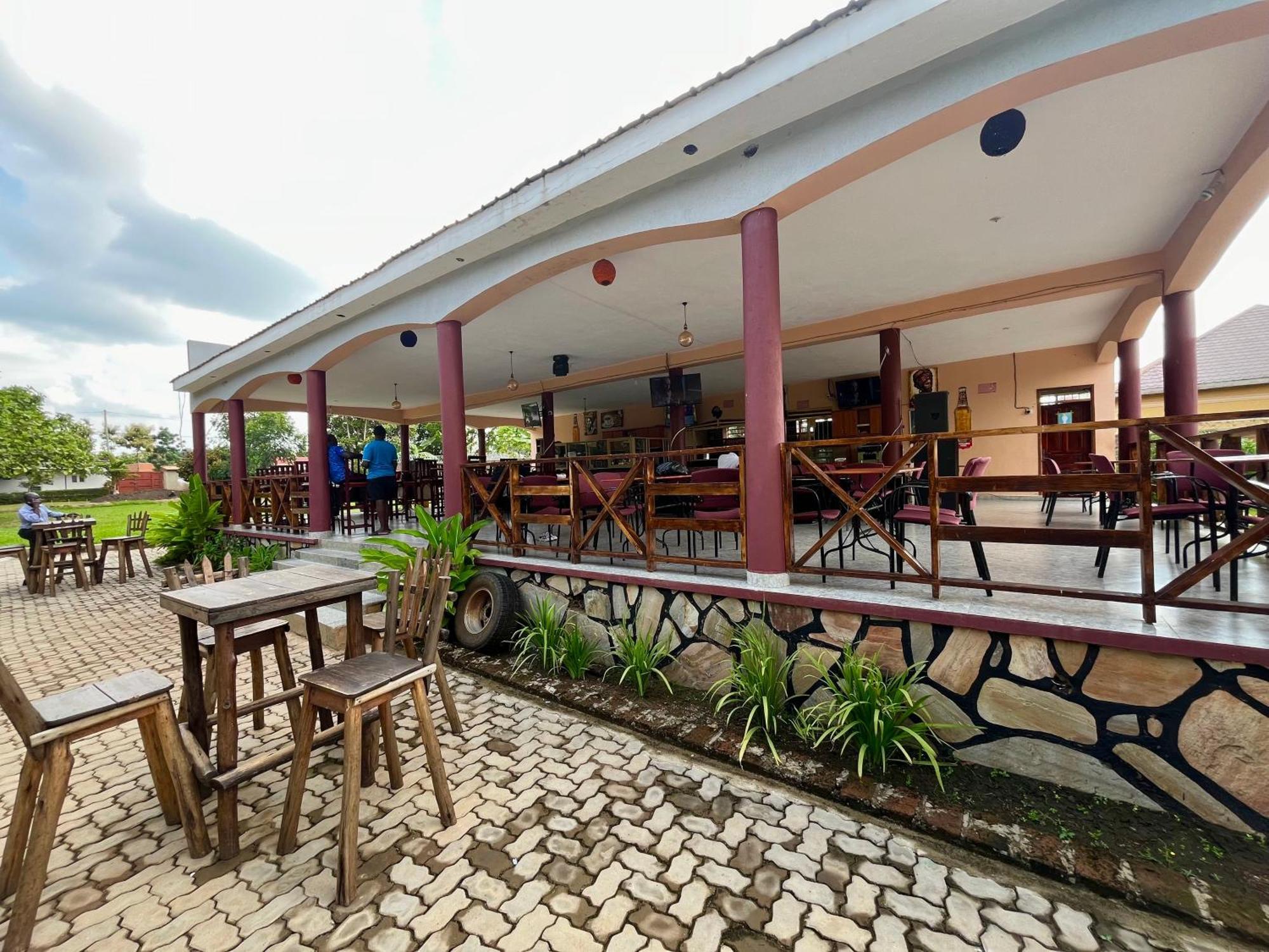 Lavic Country Resort Adjumani Exterior photo